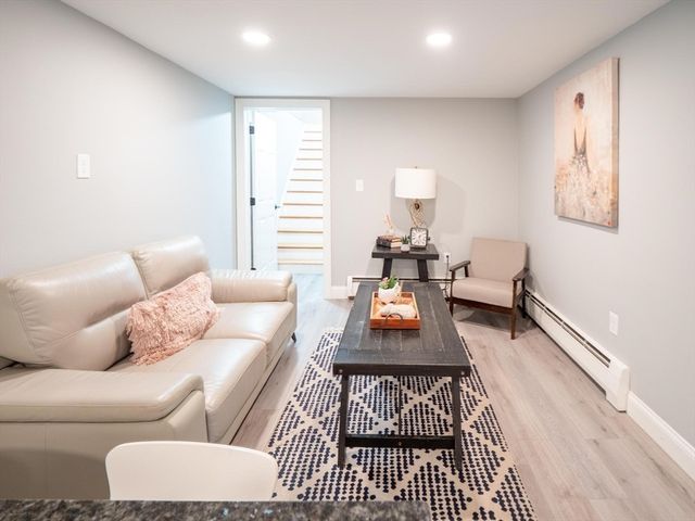 11 Bacon Dr, Saugus, MA 01906