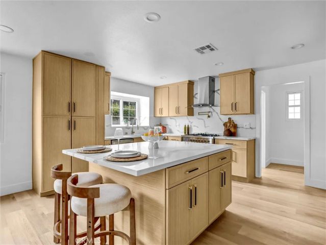 8831 Glider Avenue, Los Angeles, CA 90045