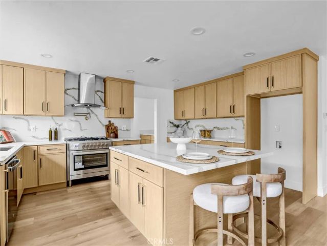 8831 Glider Avenue, Los Angeles, CA 90045
