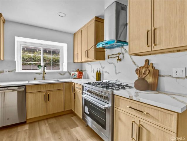 8831 Glider Avenue, Los Angeles, CA 90045