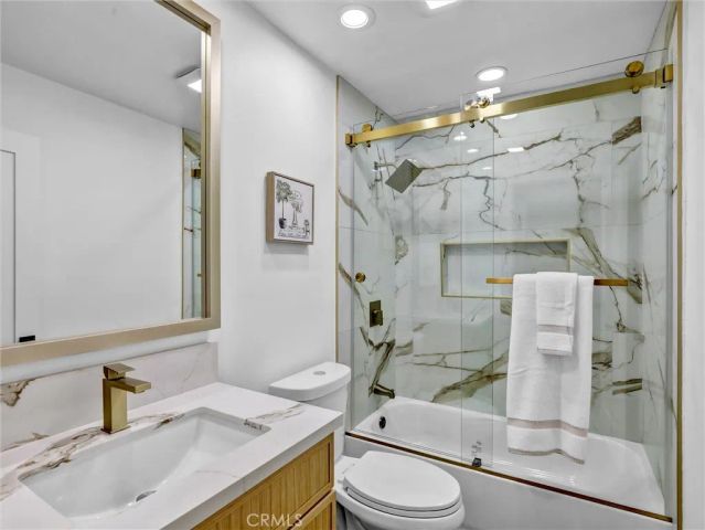8831 Glider Avenue, Los Angeles, CA 90045
