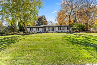 38067 Southfarm Lane, Farmington Hills, MI 48167