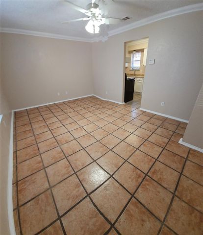 2801 NW 19th Street B, Haltom City, TX 76106