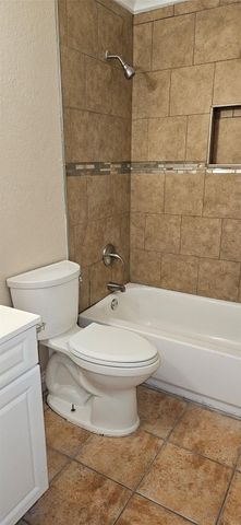 2801 NW 19th Street B, Haltom City, TX 76106