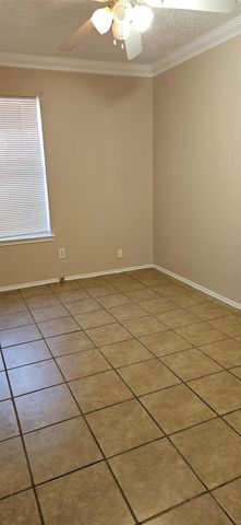 2801 NW 19th Street B, Haltom City, TX 76106