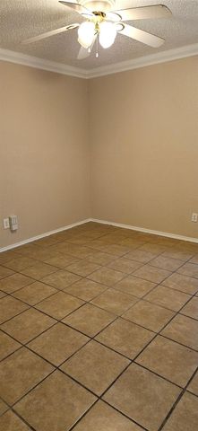 2801 NW 19th Street B, Haltom City, TX 76106