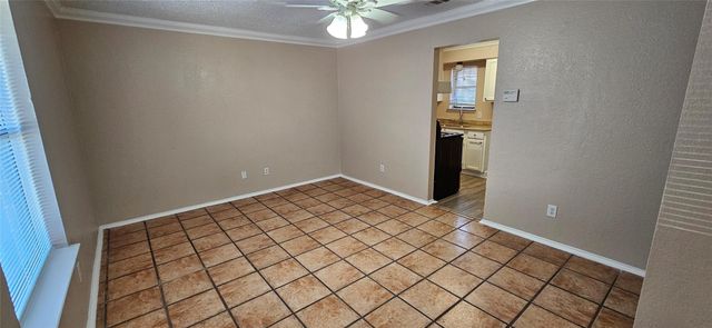2801 NW 19th Street B, Haltom City, TX 76106