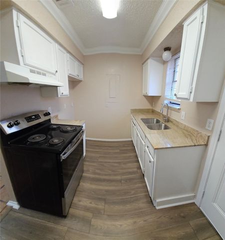 2801 NW 19th Street B, Haltom City, TX 76106