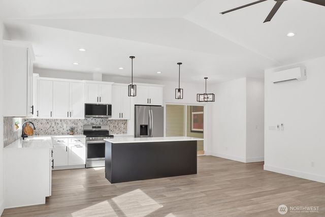8679 Bell Court, Maple Falls, WA 98266
