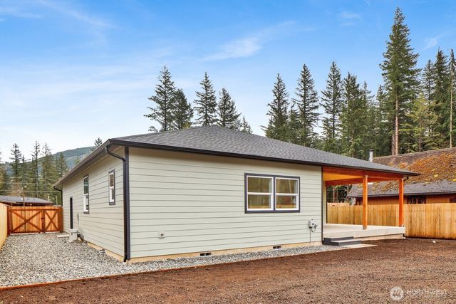 8679 Bell Court, Maple Falls, WA 98266