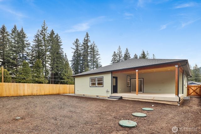 8679 Bell Court, Maple Falls, WA 98266