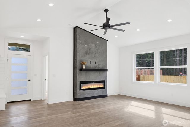 8679 Bell Court, Maple Falls, WA 98266