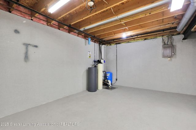 1649 S Ainger Road, Charlotte, MI 48813