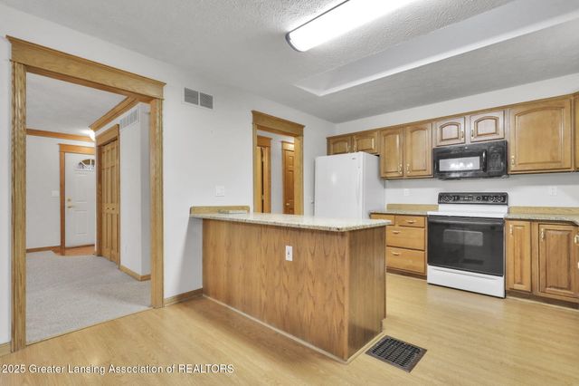 1649 S Ainger Road, Charlotte, MI 48813