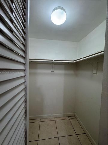 365 NE 125th St 301, North Miami, FL 33161