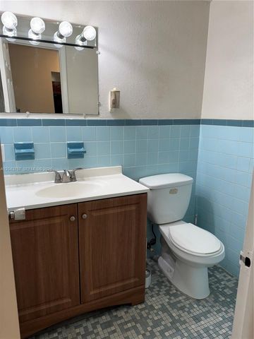 365 NE 125th St 301, North Miami, FL 33161