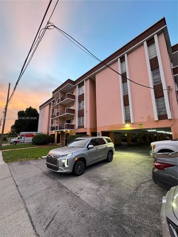 365 NE 125th St 301, North Miami, FL 33161