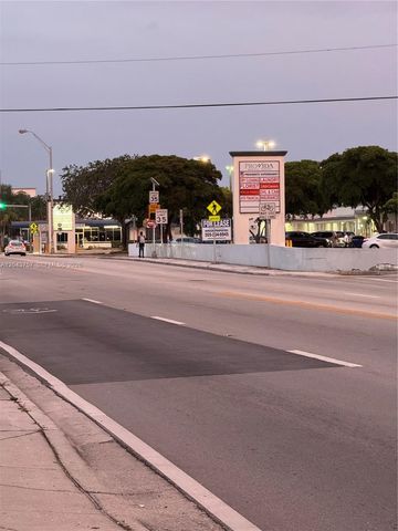 365 NE 125th St 301, North Miami, FL 33161
