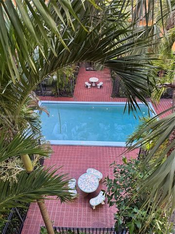 365 NE 125th St 301, North Miami, FL 33161