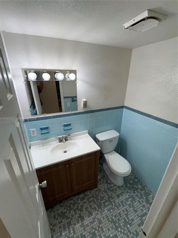 365 NE 125th St 301, North Miami, FL 33161