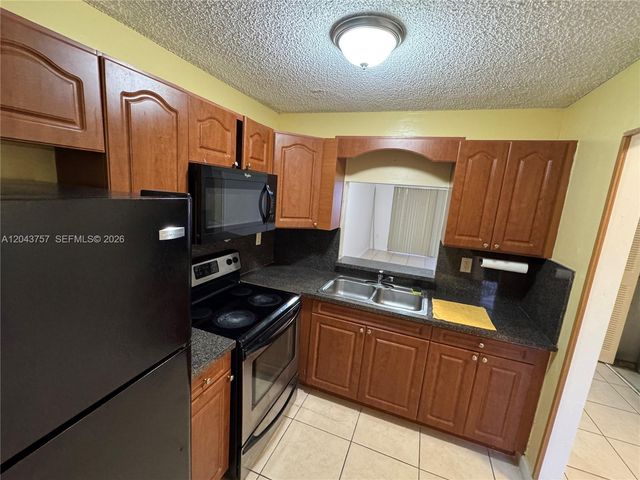 365 NE 125th St 301, North Miami, FL 33161