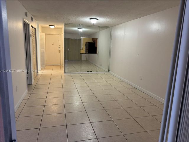 365 NE 125th St 301, North Miami, FL 33161