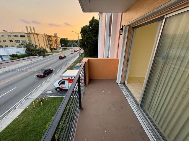 365 NE 125th St 301, North Miami, FL 33161