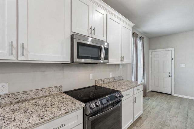 344 N Taylor Street, Gainesville, TX 76240