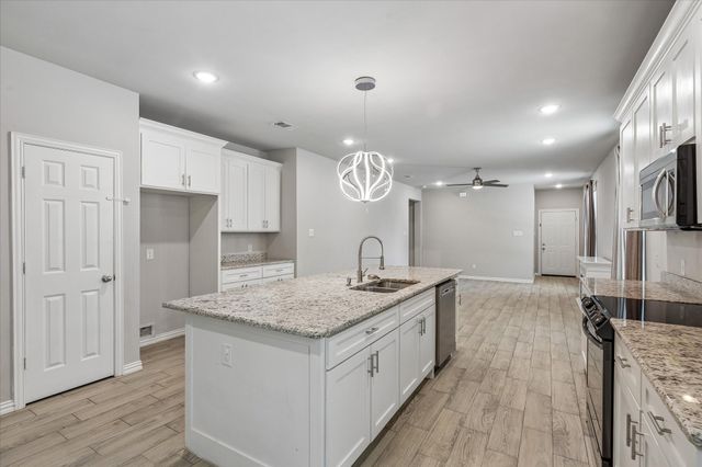 344 N Taylor Street, Gainesville, TX 76240