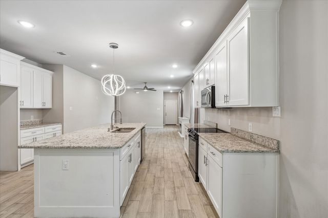 344 N Taylor Street, Gainesville, TX 76240