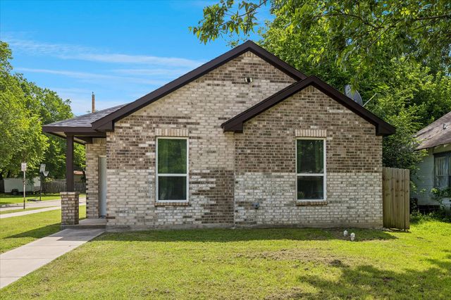344 N Taylor Street, Gainesville, TX 76240