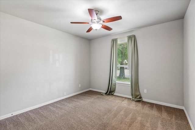 344 N Taylor Street, Gainesville, TX 76240