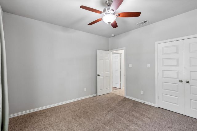 344 N Taylor Street, Gainesville, TX 76240