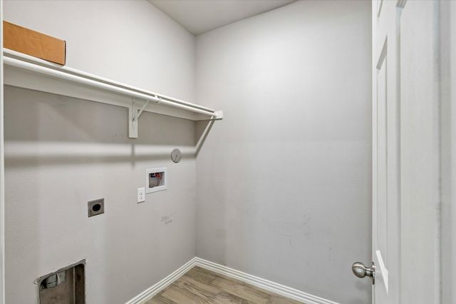 344 N Taylor Street, Gainesville, TX 76240