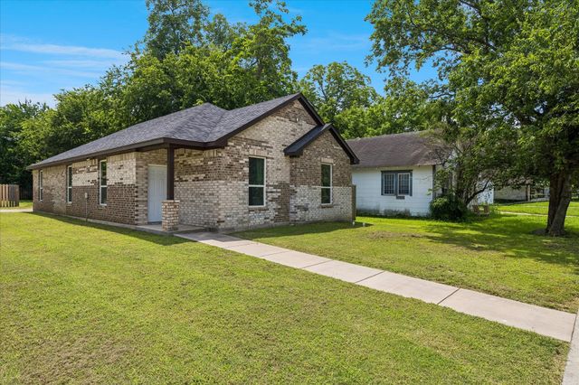 344 N Taylor Street, Gainesville, TX 76240