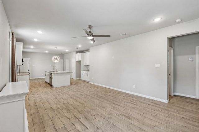 344 N Taylor Street, Gainesville, TX 76240