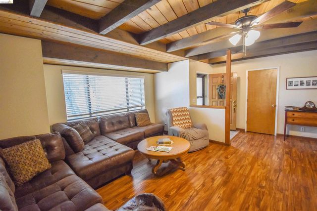 21932 Phoenix Lake Road, Sonora, CA 95370