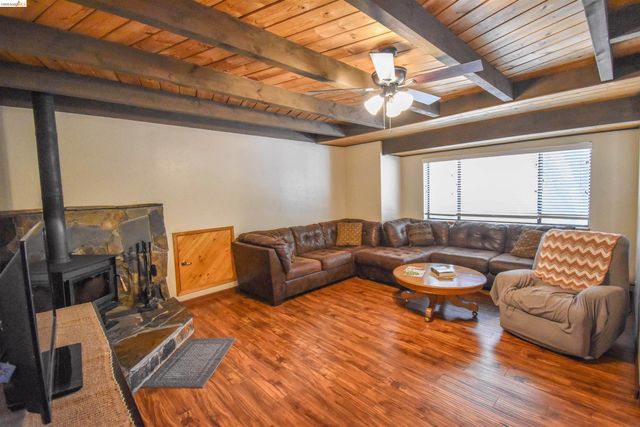 21932 Phoenix Lake Road, Sonora, CA 95370