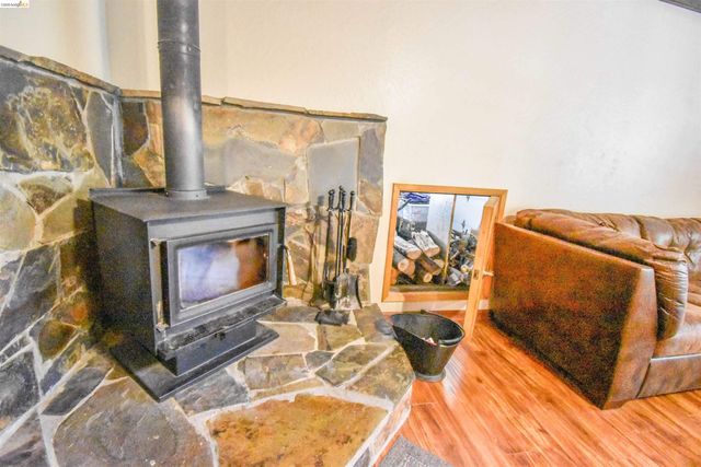 21932 Phoenix Lake Road, Sonora, CA 95370