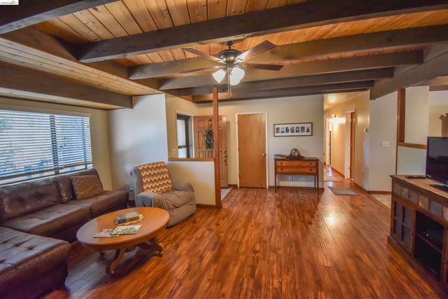 21932 Phoenix Lake Road, Sonora, CA 95370