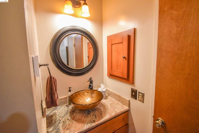 21932 Phoenix Lake Road, Sonora, CA 95370
