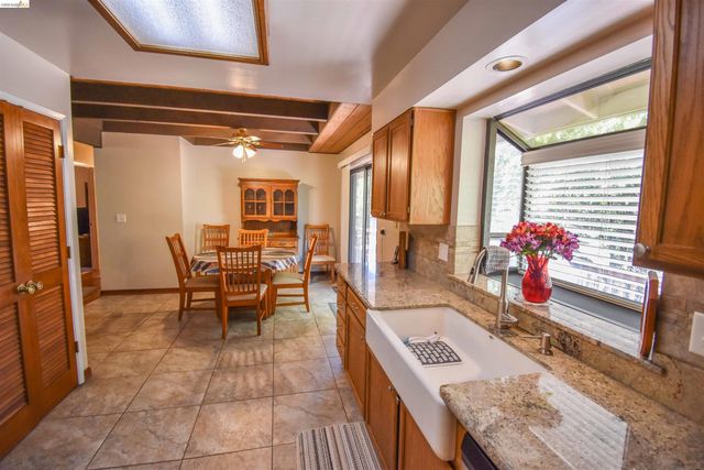 21932 Phoenix Lake Road, Sonora, CA 95370
