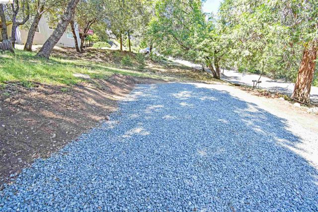 21932 Phoenix Lake Road, Sonora, CA 95370