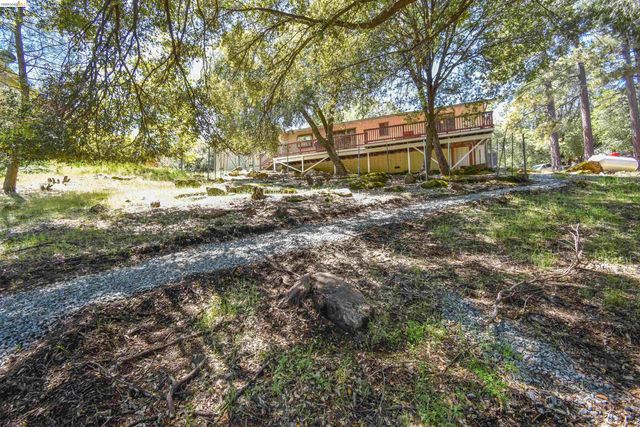21932 Phoenix Lake Road, Sonora, CA 95370