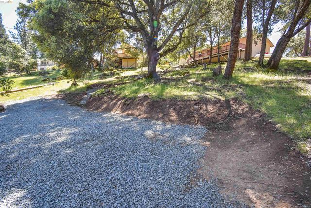 21932 Phoenix Lake Road, Sonora, CA 95370