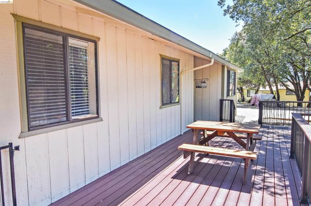 21932 Phoenix Lake Road, Sonora, CA 95370