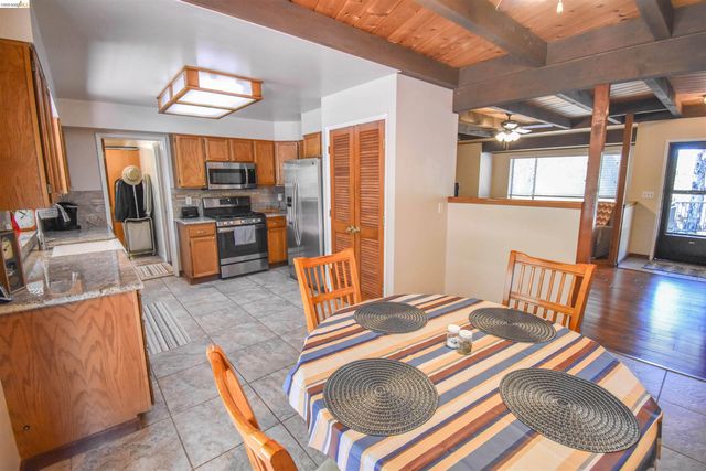 21932 Phoenix Lake Road, Sonora, CA 95370