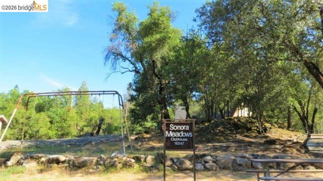 21932 Phoenix Lake Road, Sonora, CA 95370