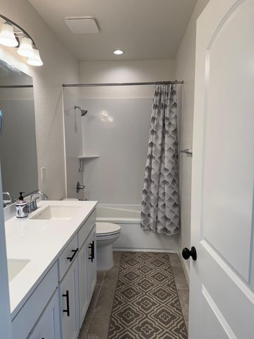 3989 Salt Point Way, Rancho Cordova, CA 95742