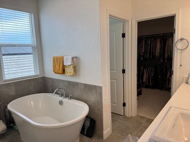 3989 Salt Point Way, Rancho Cordova, CA 95742